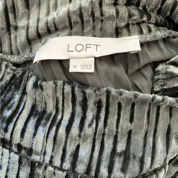 Loft Blouse Women’s Medium Metallic Green Mock Neck Ribbed Shirt Velour Velvet - Picture 2 of 5